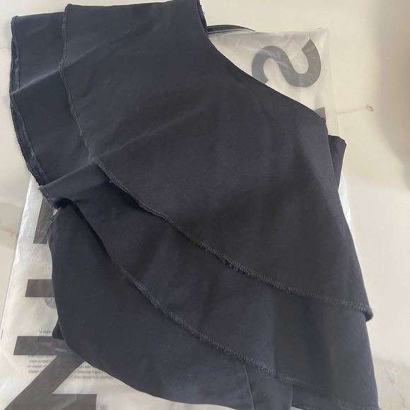 L Black Ruffle detail One Shoulder blouse top size Large cold shoulder black top - Picture 6 of 8